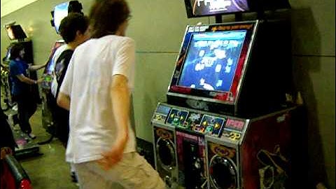 DarkChao and Zetorux - Dawgs in Da House - Pump It Up Pro 2 Routine