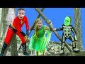 Spooky Pretend Play Hunt for Feisty Pets with the Assistant and Officer Smalls