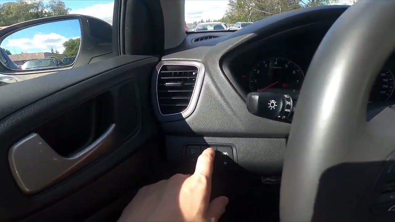 How to Turn On or Off Traction Control in Hyundai I20 II (2012 2020