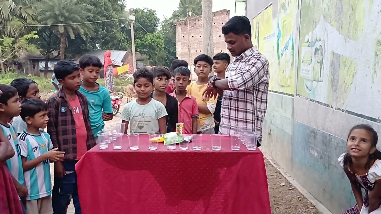 জল দিয়ে গ্লাস পূর্ণ করা খেলা 