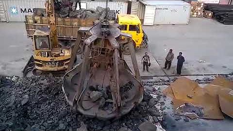 ROKC BOULDER Discharge By Orange Peel  Grab at Mongla Port, Bangladesh.