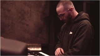 Alchemist - Secret Sauce (Behind The Beat Video + Alchemist Drum Kit) chords