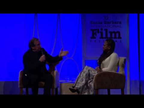 Video: Ava Duvernay Nettowaarde: Wiki, Getrouwd, Familie, Bruiloft, Salaris, Broers en zussen