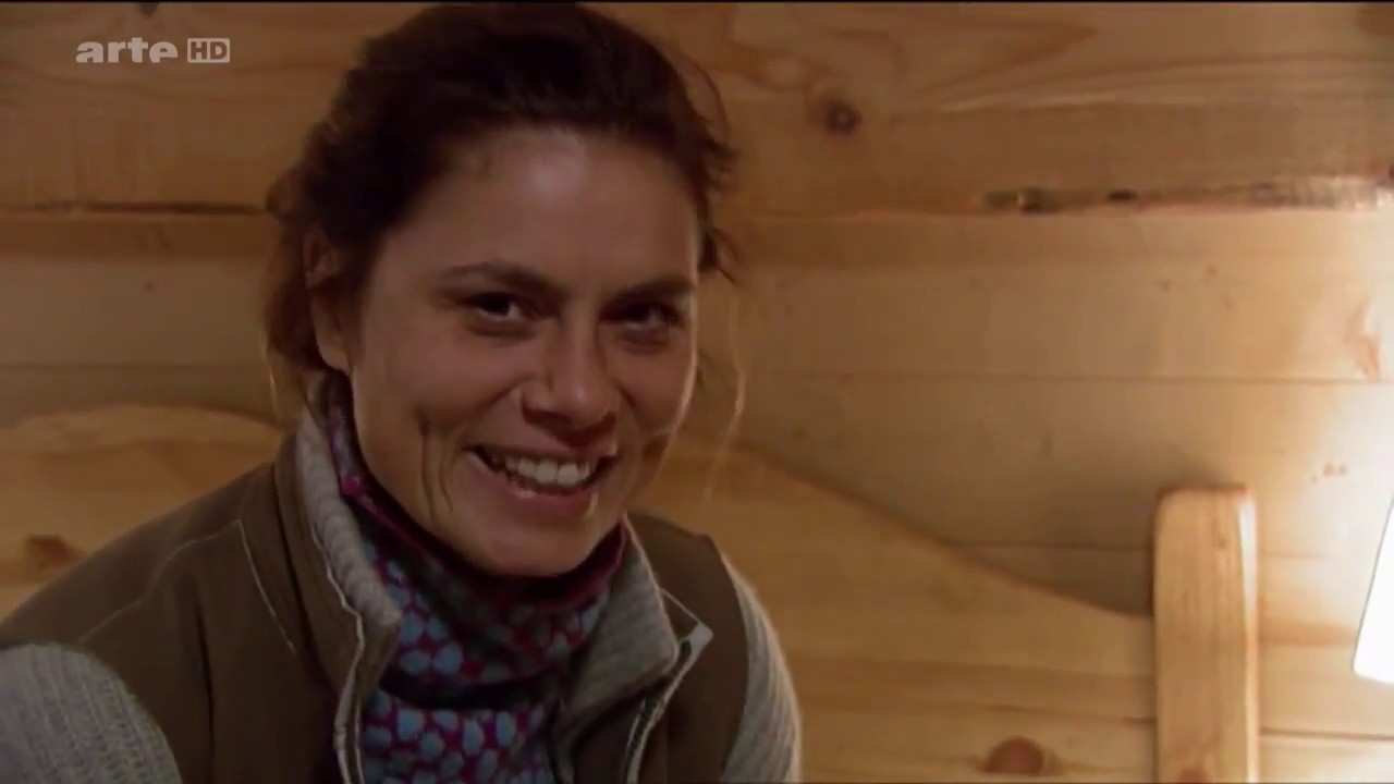 Les aventures culinaires de Sarah Wiener saucisse de Morteau et la légendaire absinthe.