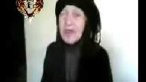 تعال اشبع ضحك ويه الحجية تقرا سورة الفاتحة هههه مسكينه الحجية.@..