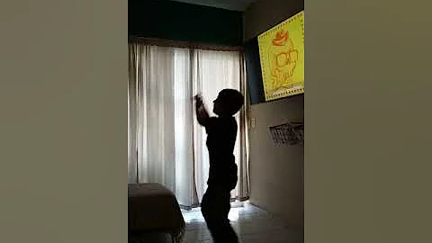 Romeo Cervantes practicando Break Dance
