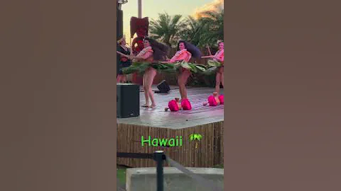 Hula dancing in Hawaii #travel#travelblogger#travelvlog#hawaii#honolulu#luau##party#hula#huladancer