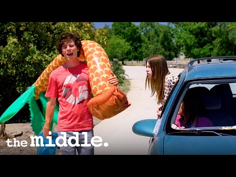 Axl’s Family Ruins His College Drop-Off | The Middle