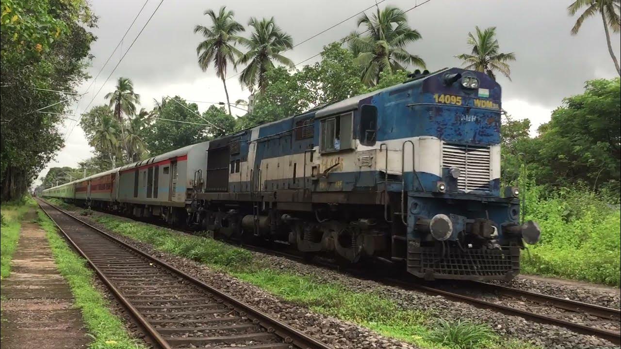 ABUROAD ALCO IN KONKAN RAILWAY GANPATI SPECIAL TRAIN 09185 YouTube