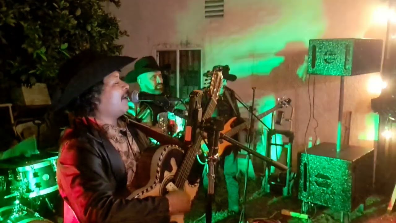 TRAGOS AMARGOS. ESCAPULARIO NORTEÑO