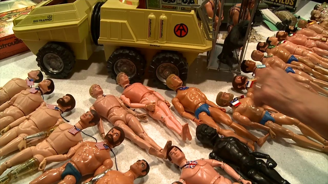 COLLECTABLE SPECTACLE - “Airedevon" - 1 of 18 (Toy Collection)