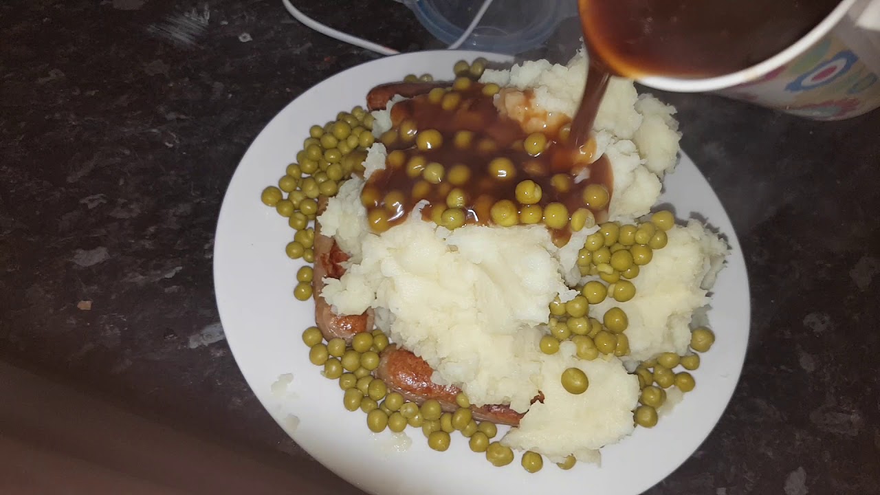 Sausage Mash and peas with gravy YouTube