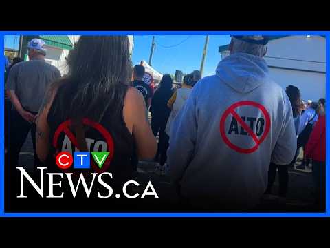 Hundreds protest Toronto to Quebec City rail line