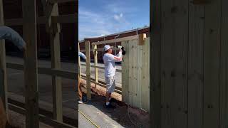 How to build a wooden fence straight! #fencing #tricks #carpenter #woodenfence