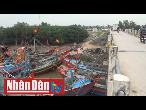 Video Nghệ An: Bất chấp biển cấm, tàu thuyền vẫn giằng néo... - youtube
