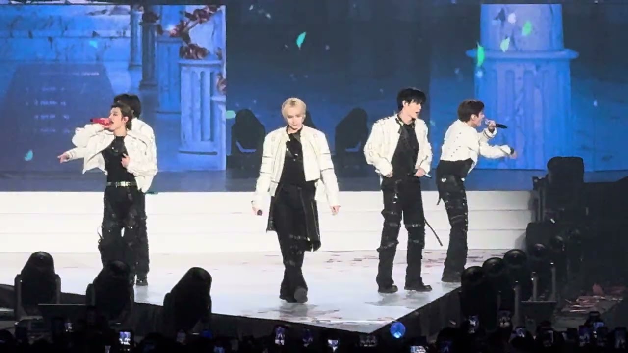 OVER THE MOON - TXT HK D1 260109