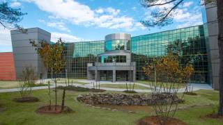 Suffolk's William J. Lindsay Life Sciences Building