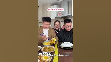 Anh trai kế của tôi đã lấy hết bát đĩa, nên mẹ kế đã đưa cho tôi món cá nướng!