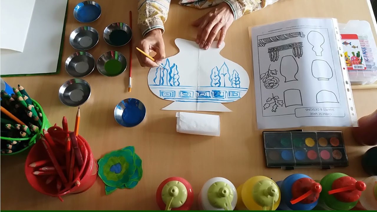 Hand-paint Chinese vases profound expression of China's artistic legacy centuries-old ceramic.