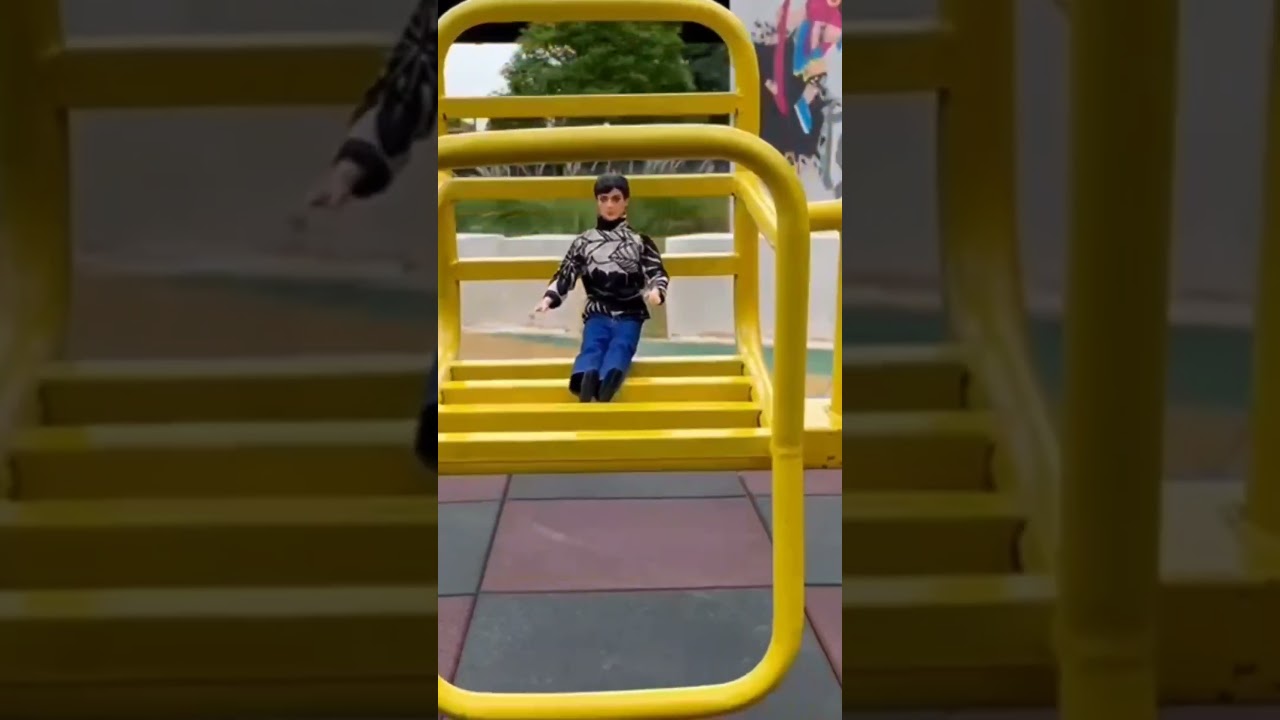 Barbie ken naik ayunan