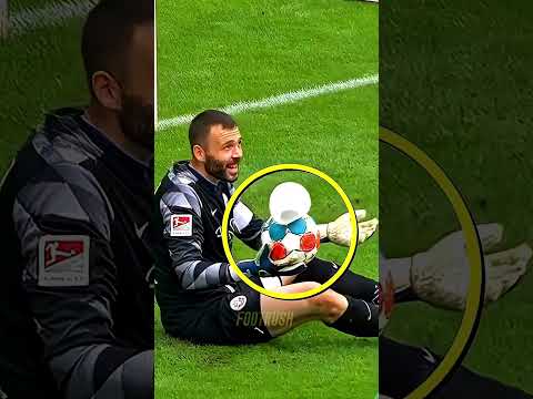 لاعبون يفجرون الكرات