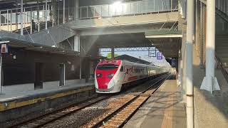 127次普悠瑪自強號大林站通過(3231次區間車待避)