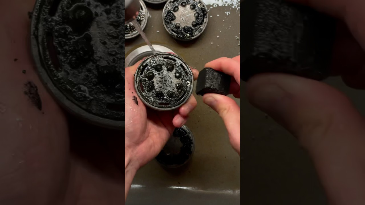 HMD mit Naturkohle reinigen