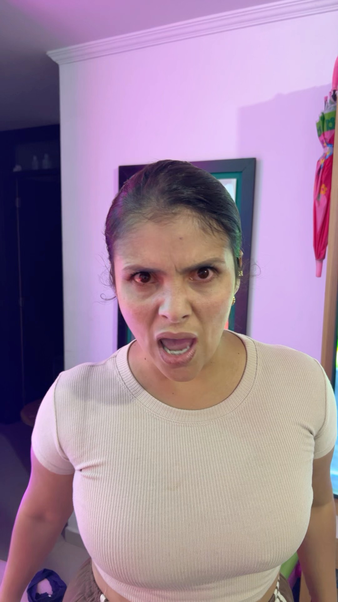 MI MAMÁ ES EXTRAÑA ?#humor #cosasdefamilia #humorfamiliar #shortviral