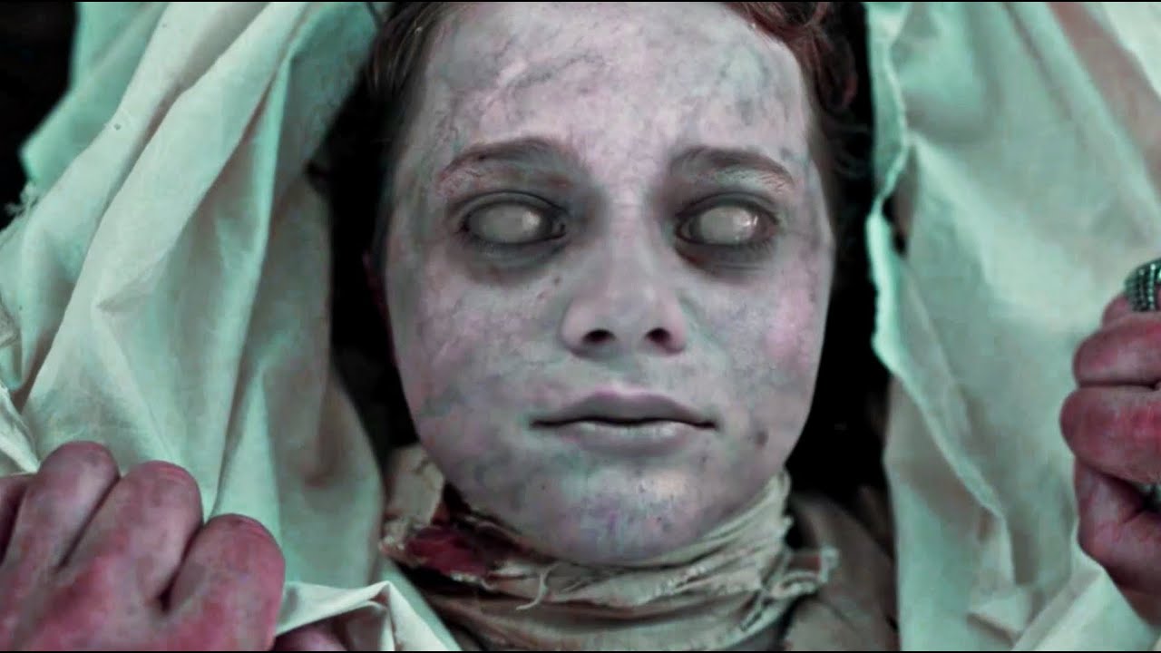 Daxshatli Maxluq Kema Ekipajini Qonxo'r Zombilarga Aylantirmoqda