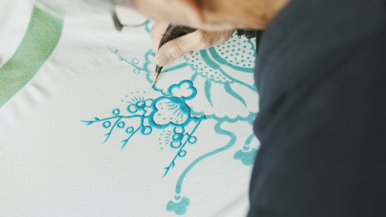 筒描藍染職人｜長田染工場 - YouTube