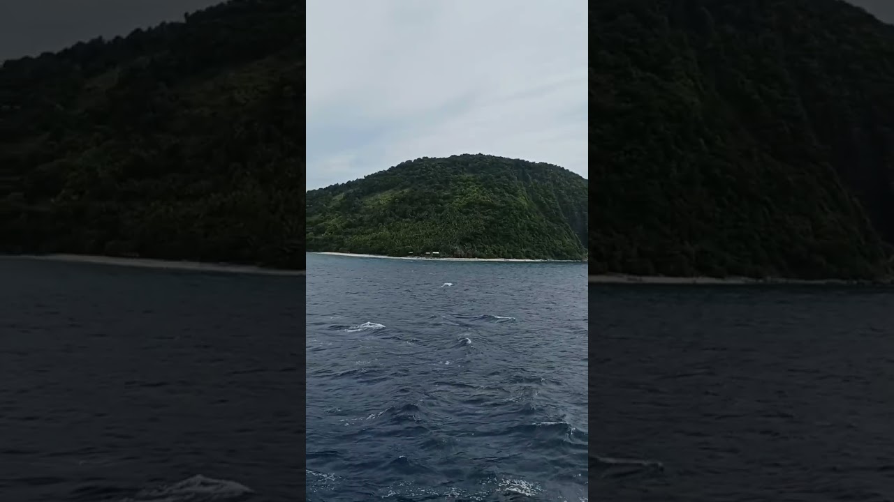 Passing through Guindauahan Island