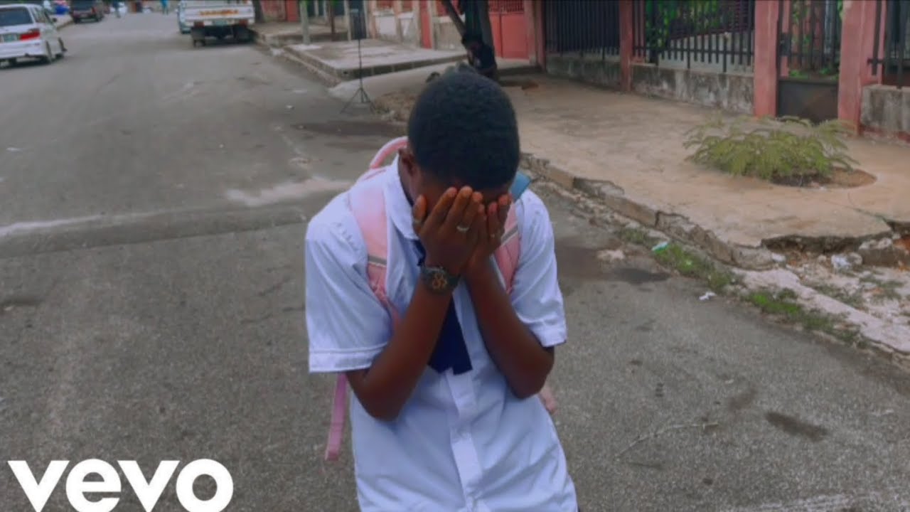 Dabrizza_-_Decepçao_-_(Vídeo clip oficial) 