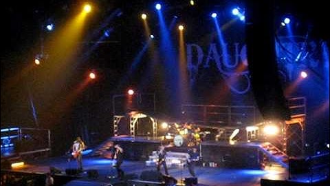 Daughtry - Every Time You Turn Around (Live)