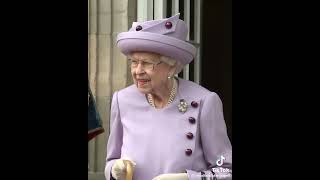 The queen of England 🇬🇧🏨🎖