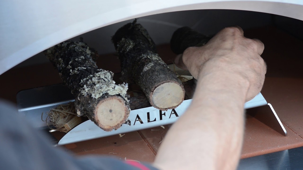 Accensione forno a legna ALFA - YouTube
