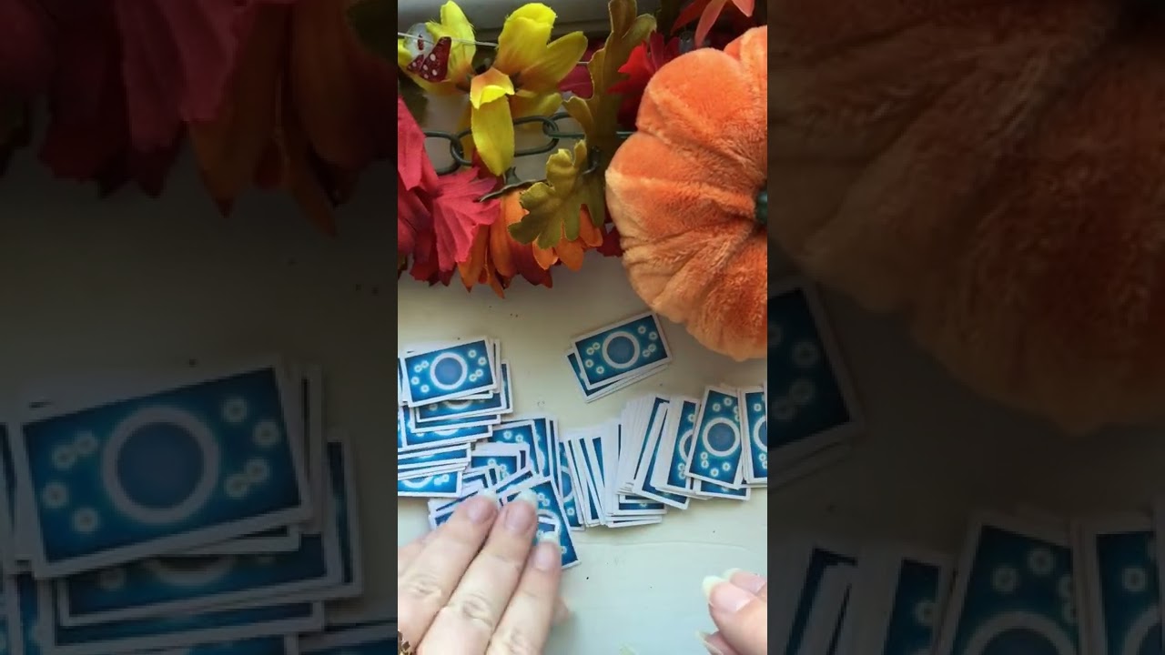 Flip Through Tiny Universal Waite Tarot Deck Keychain