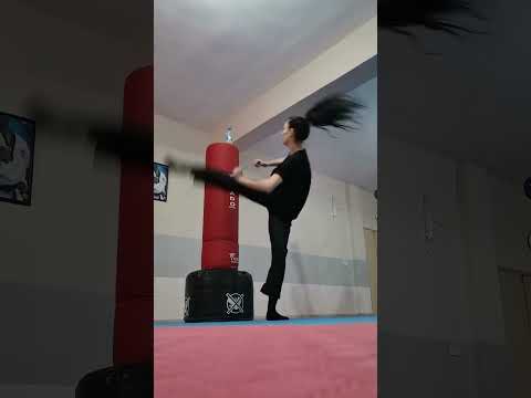 Strong Tkd Girl Kick🥋⚡🥋 #taekwondo #tkd #girl #kick