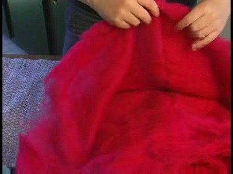 How to Make a Felt Scarf : Laying the First Layer of Wool for a Felt ...