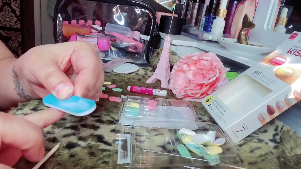 Unboxing DIY Kiss Jelly Fantasy Nails/ Tutorial // Daisy dhey