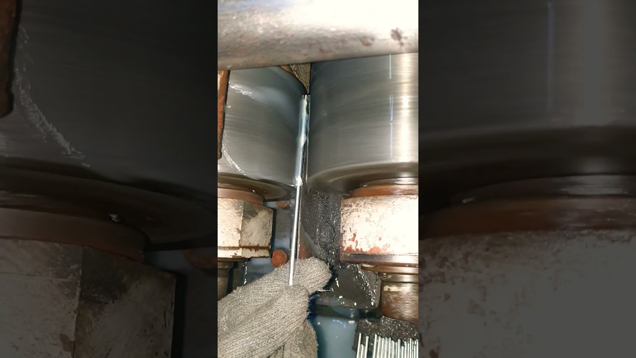 Wire rod threading process in thread roll machine