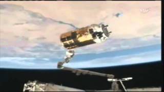 The International Space Station grapples JAXA's HTV-2(Kounotori)