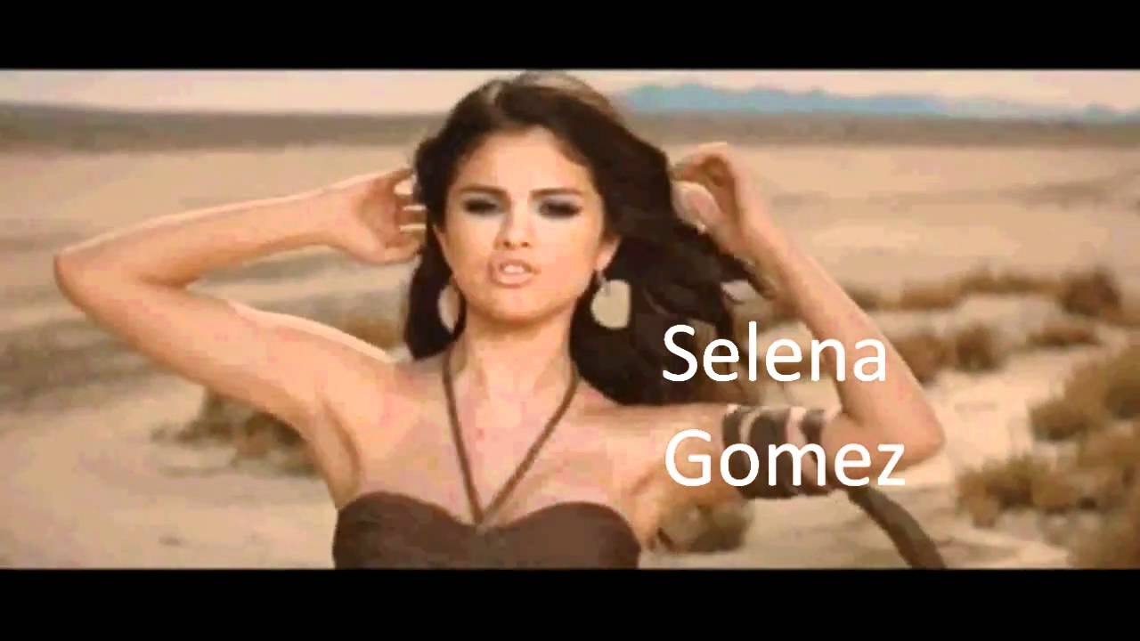 Суна селен. Selena Gomez a year without Rain музыкант обои. Selena Gomez a year without Rain. Selena Gomez a Rain without Rain. Selena Gomez with an Angry expression on her face.