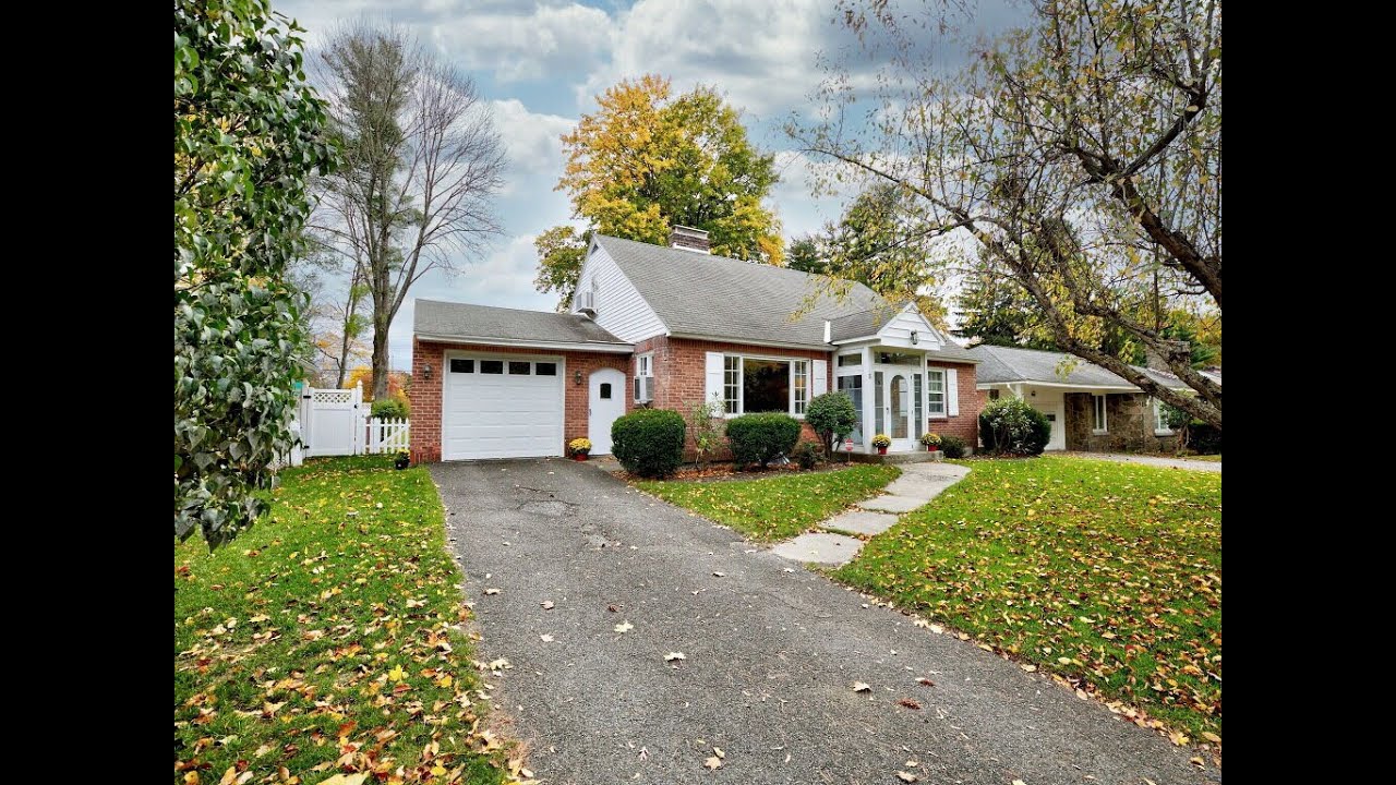 Home for sale at 3 Westlyn Court, Albany, NY 12203