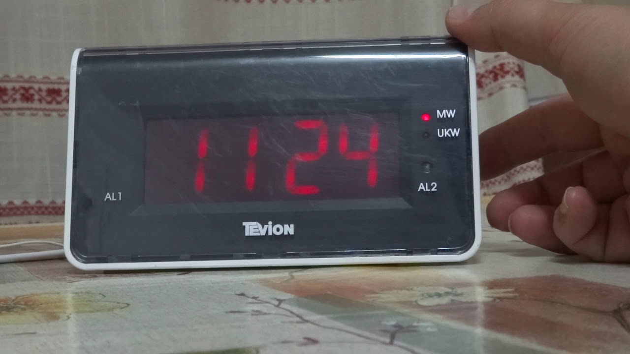 Radio clock Tevion RW211 (Germany) YouTube