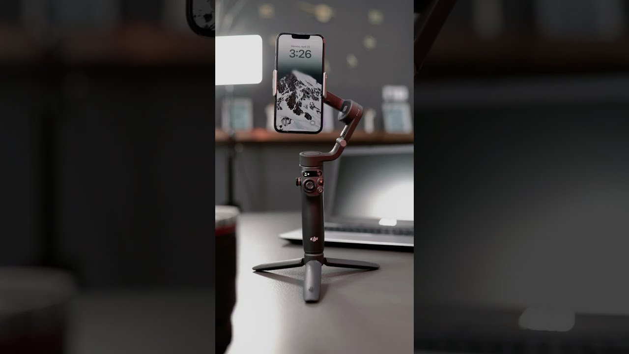 Osmo Mobile 6は、手のひらサイズに折りたためるコンパクトさが