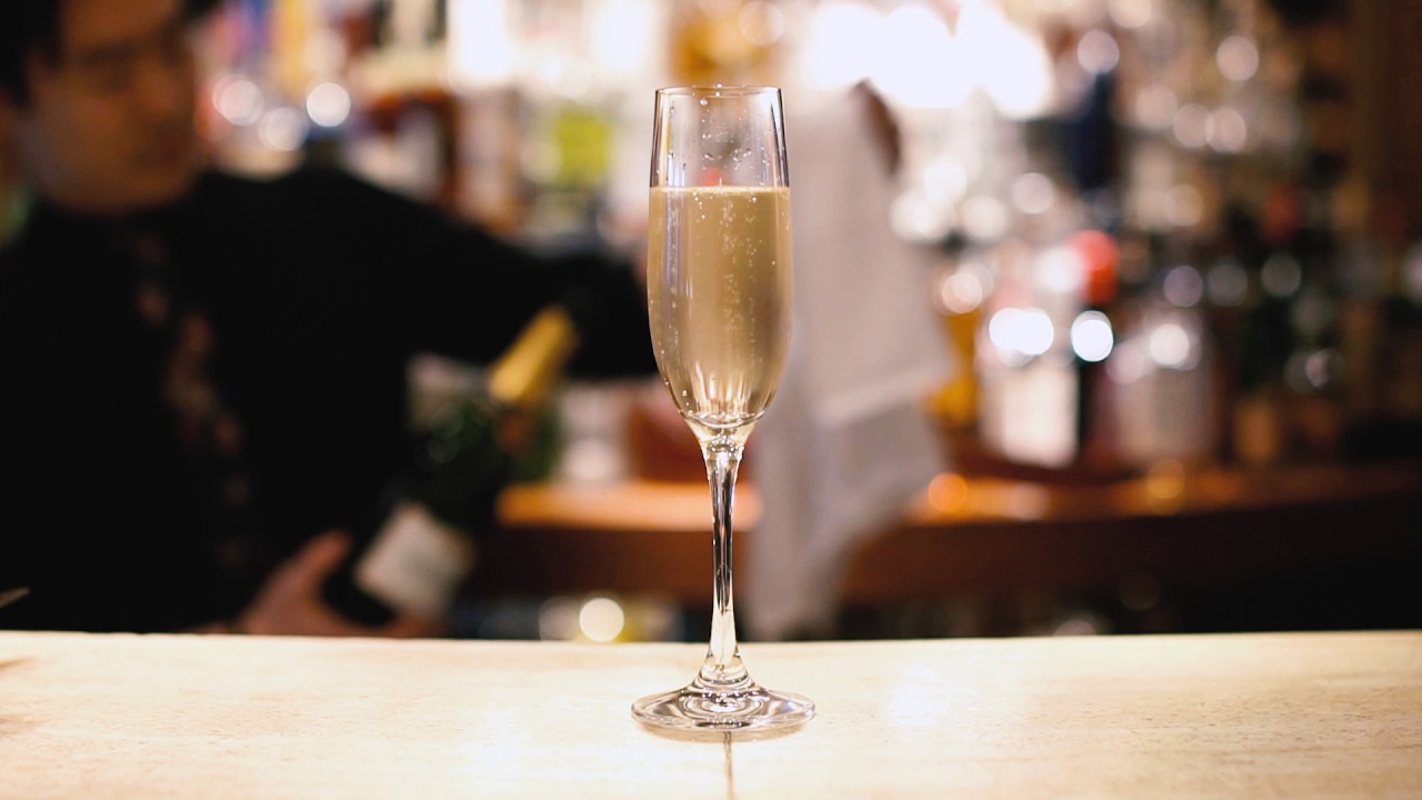 Videos champagne. Шампанское синемаграфия. Синемаграфия новый год фуд шампанское.