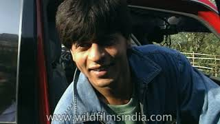 Shah Rukh Khan in his younger years, driving his own Mitsubishi Pajero