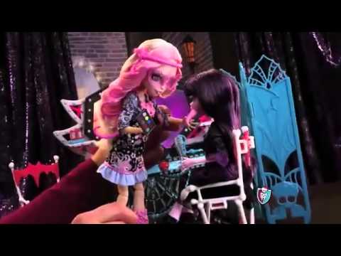 2014 ° MONSTER HIGH: FRIGHTS, CAMERA, ACTION! Honey, Viperine and Clawdia Dolls Commercial