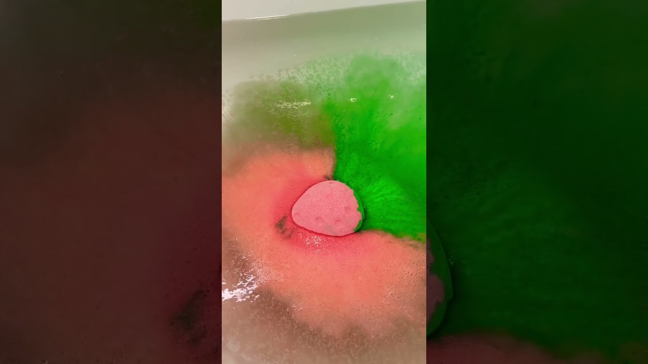 Selection of BATH BOMB drops & Underwater Shots! 💧 