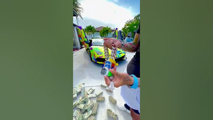 6ix9ine flexes 7 houses worth of watches 💸